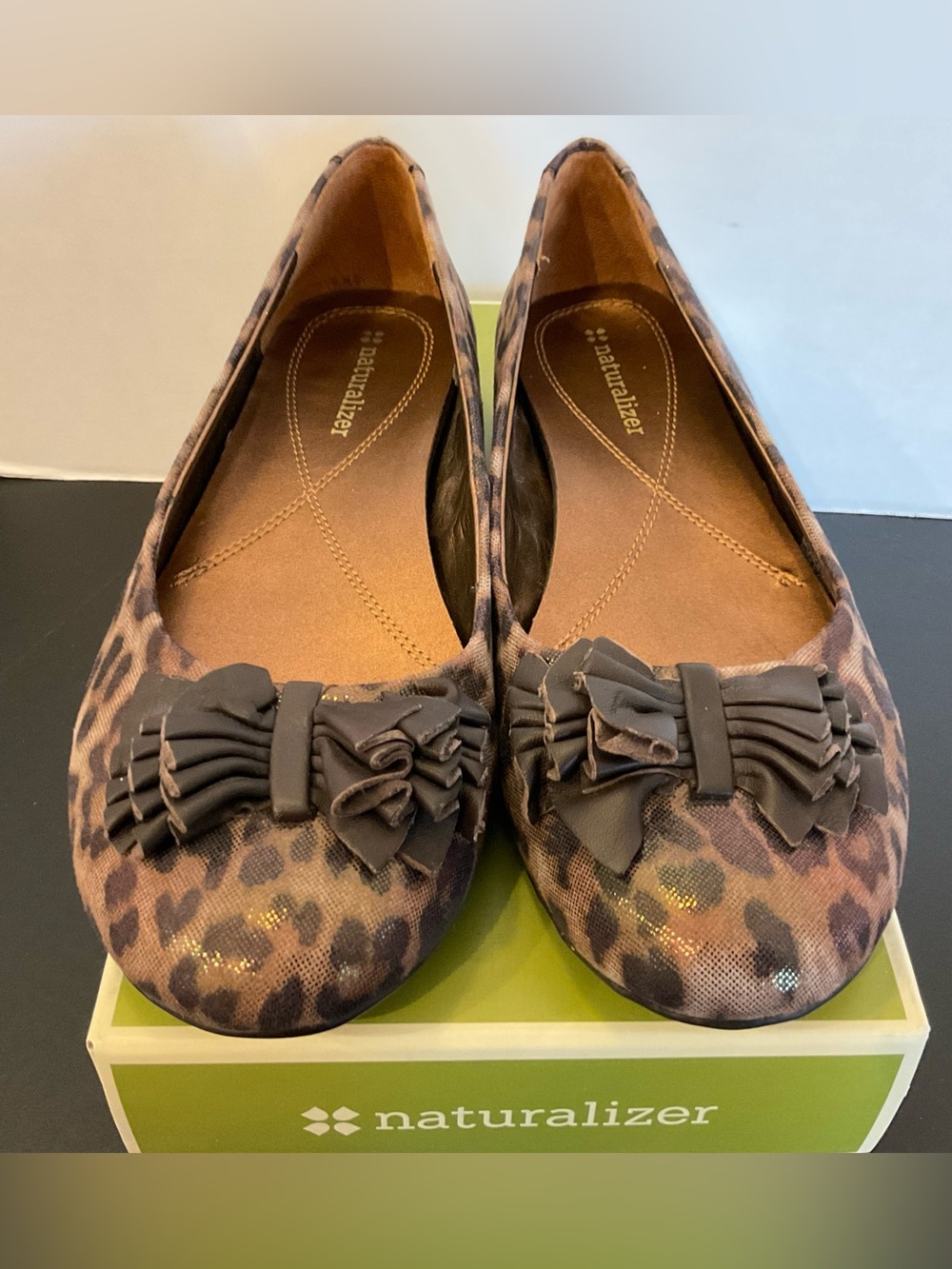 Naturalizer Brown Leopard Print Leather Ballet Flats with Bow Accent 8M